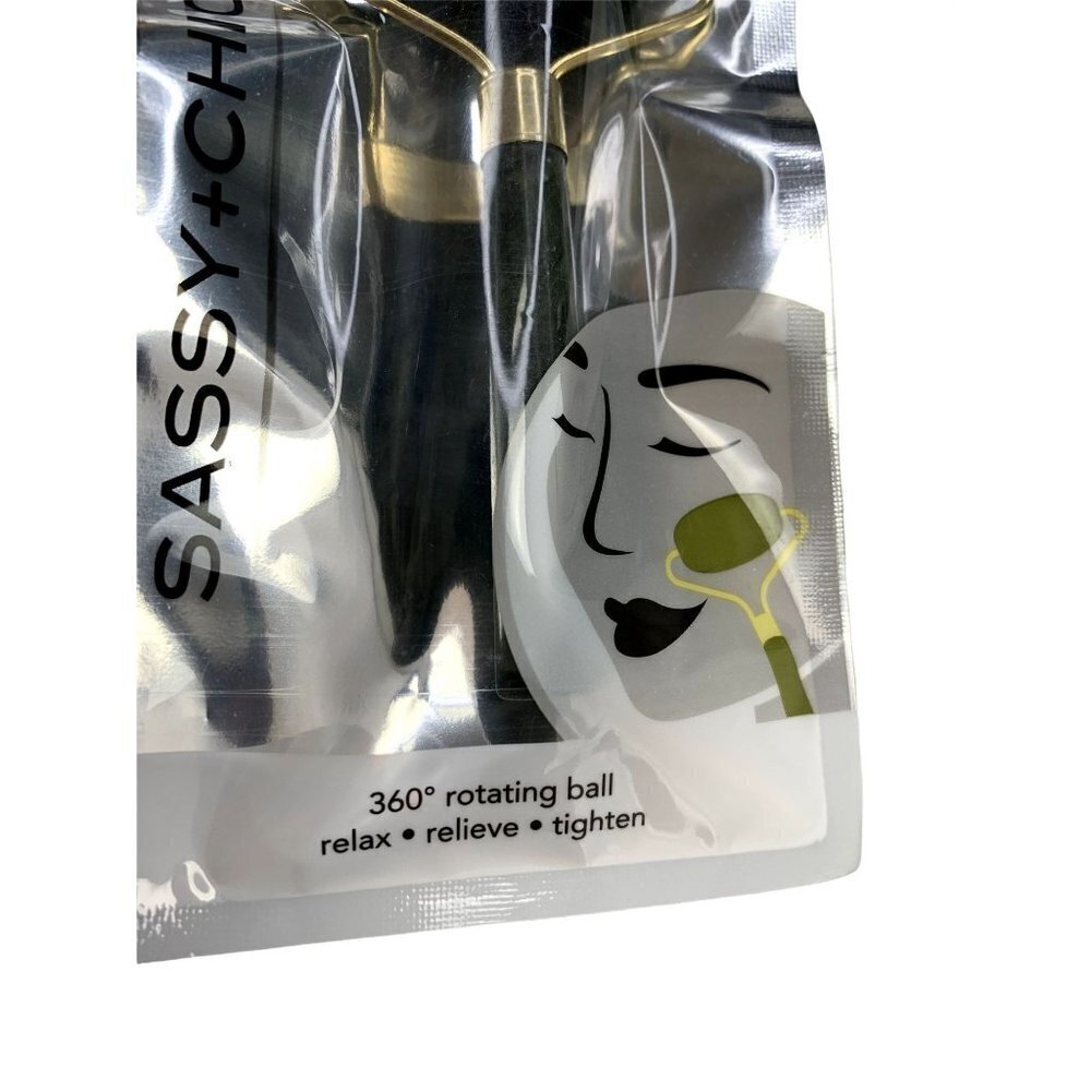 Jade Facial Roller - Picture 3 of 5